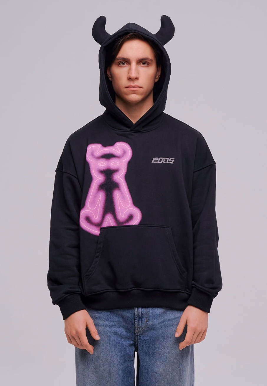 Bluzy 2005 | Airbrushed Horned Lucy Hoodie (Black & Pink)