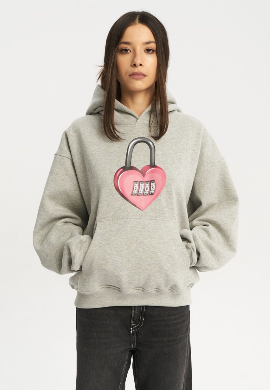 Bluzy 2005 | Charm Hoodie (Heater Gray)